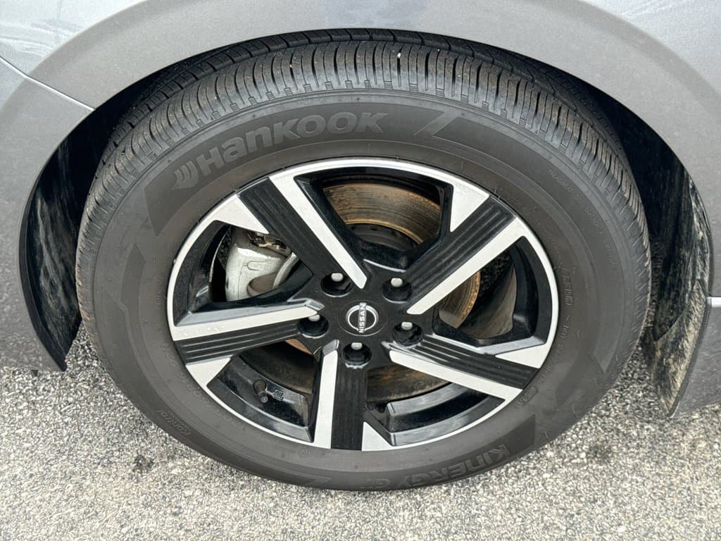 Pre-Owned 2025 Nissan Sentra SV - photo - 9