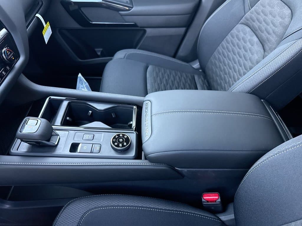 New 2026 Nissan Pathfinder SV - photo - 26