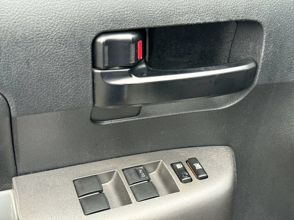 Pre-Owned 2011 Toyota Tundra Grade - photo - 11