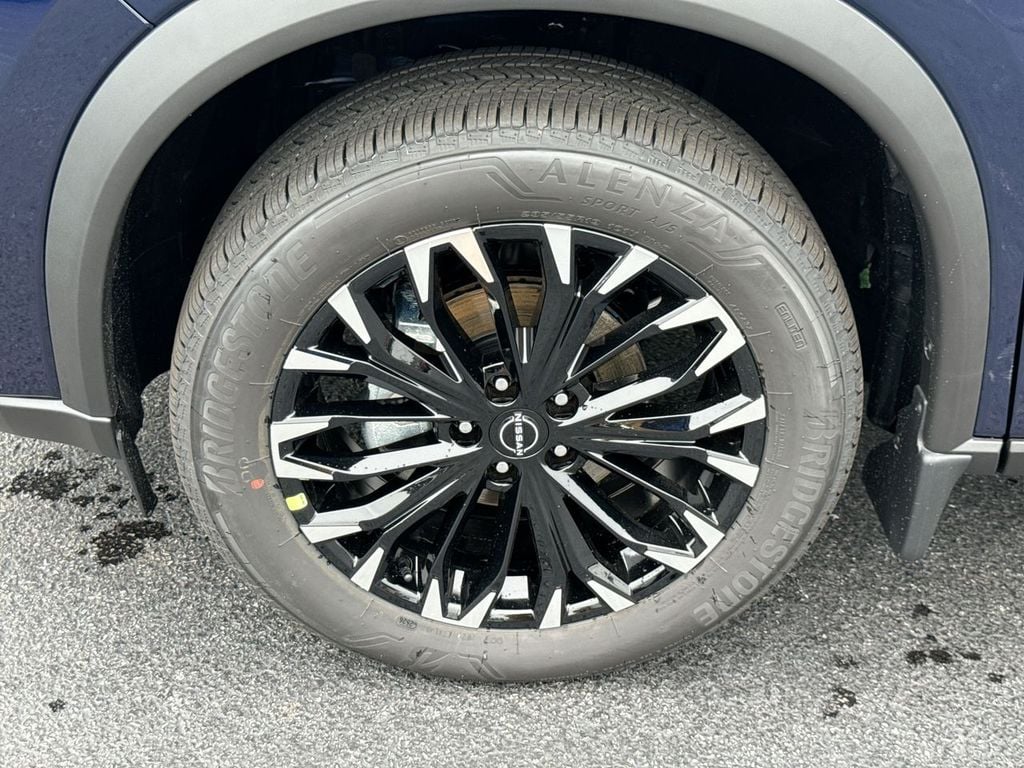 New 2026 Nissan Rogue Dark Armor - photo - 9