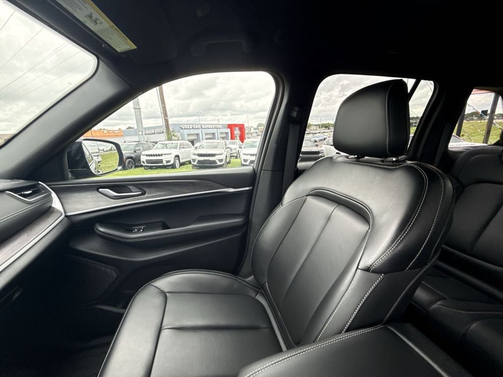 Pre-Owned 2025 Jeep Grand Cherokee Limited - photo - 31