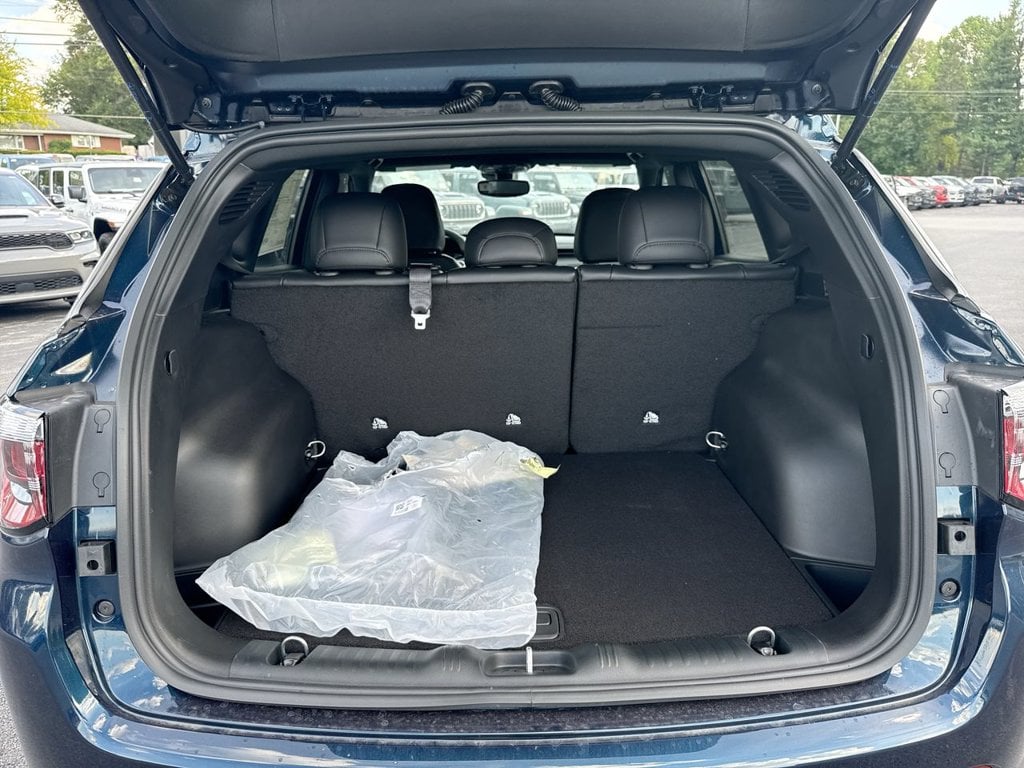 New 2026 Jeep Compass Latitude - photo - 16