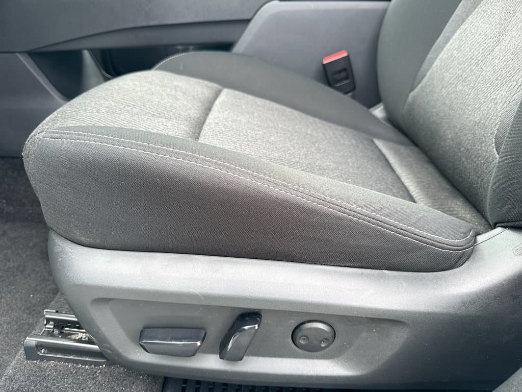 Pre-Owned 2024 Nissan Rogue SV - photo - 22