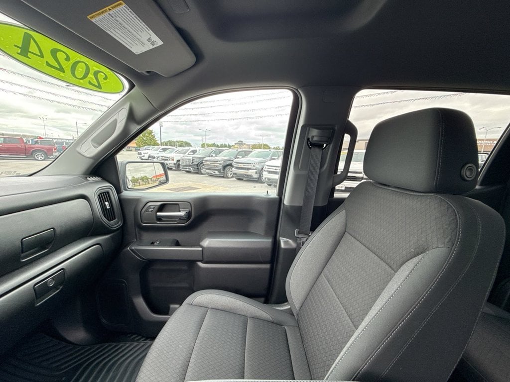 Pre-Owned 2024 Chevrolet Silverado 1500 Custom - photo - 29
