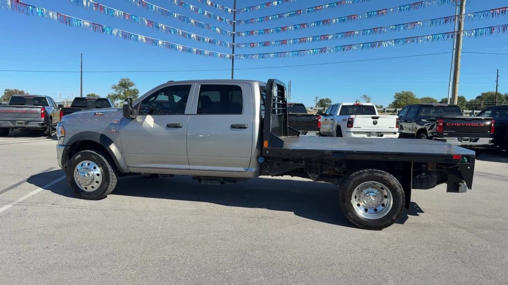 Pre-Owned 2024 Ram 4500HD Tradesman - photo - 3
