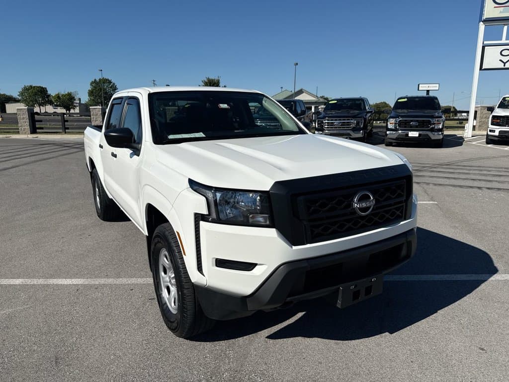 Pre-Owned 2024 Nissan Frontier S - photo - 14