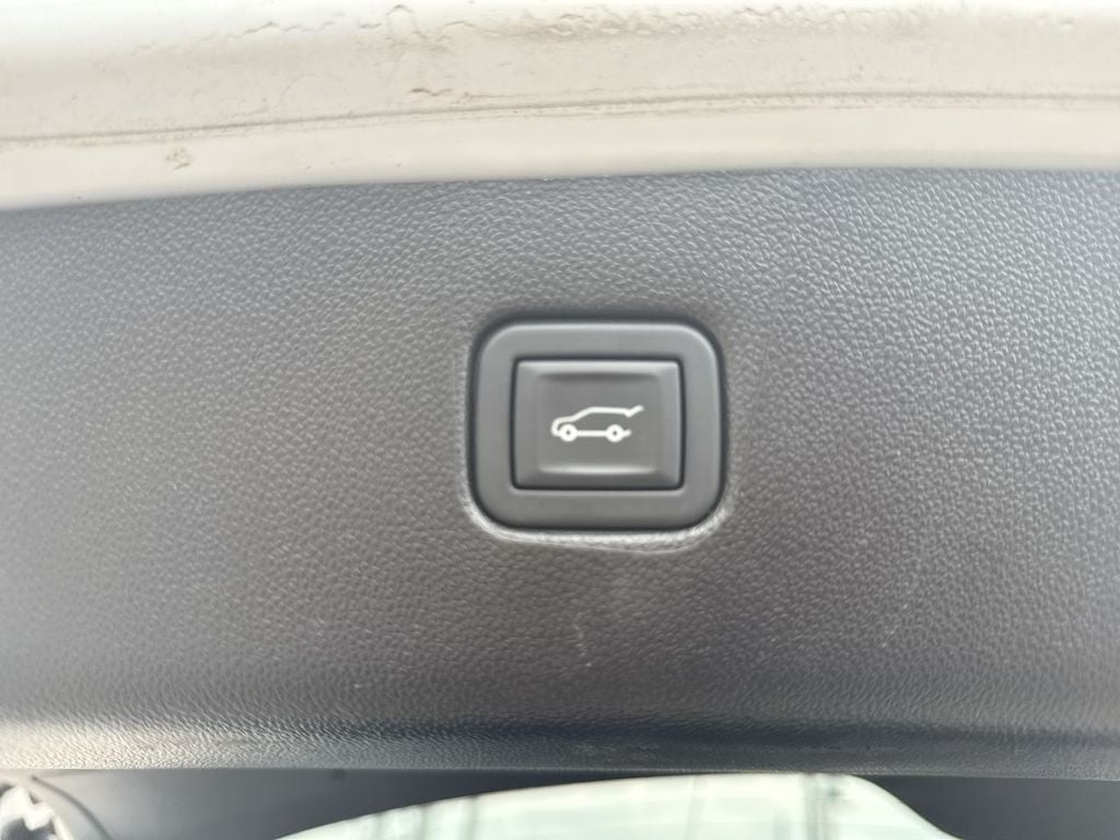 Pre-Owned 2024 Chevrolet Blazer LT - photo - 17