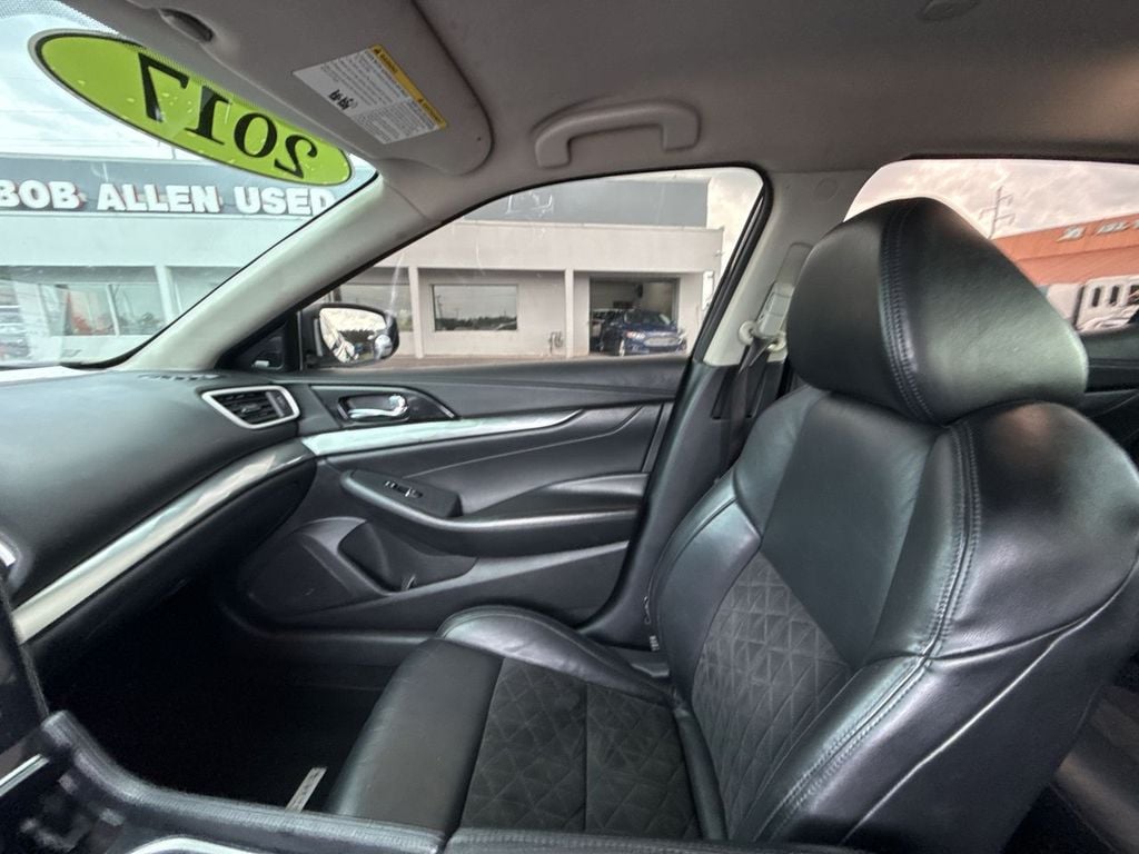 Pre-Owned 2017 Nissan Maxima SR - photo - 22