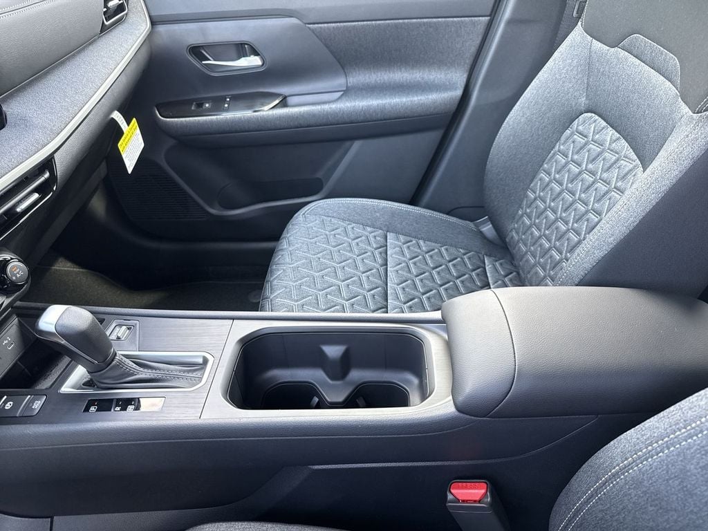 New 2026 Nissan Kicks SV - photo - 24
