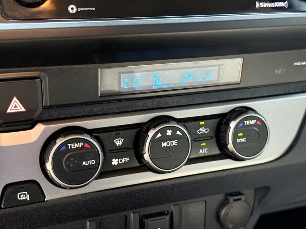 Pre-Owned 2022 Toyota Tacoma SR - photo - 20