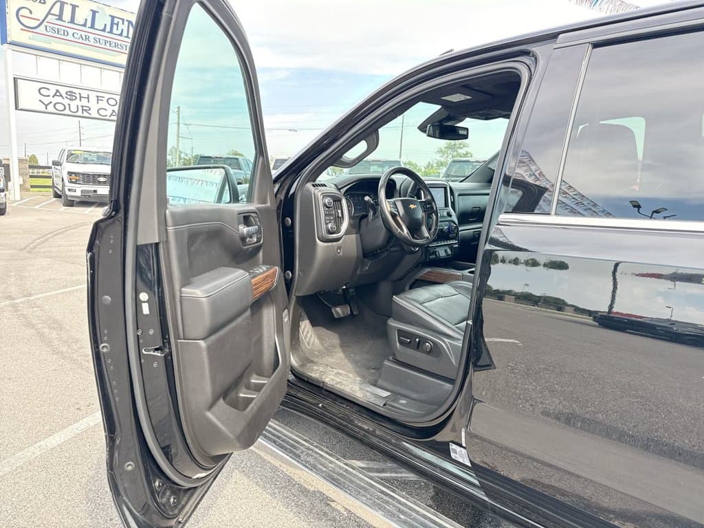 Pre-Owned 2021 Chevrolet Silverado 1500 High Country - photo - 34