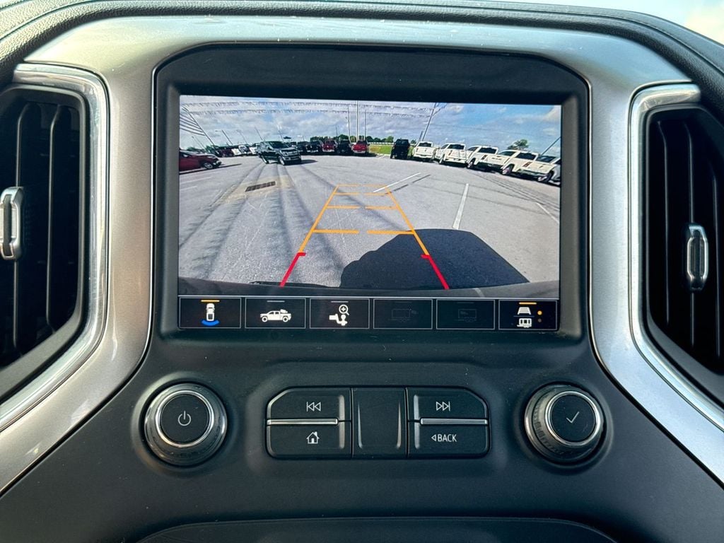 Pre-Owned 2020 Chevrolet Silverado 1500 RST - photo - 27