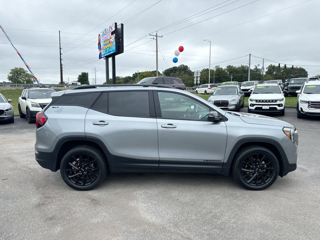 Pre-Owned 2024 GMC Terrain SLT - photo - 13