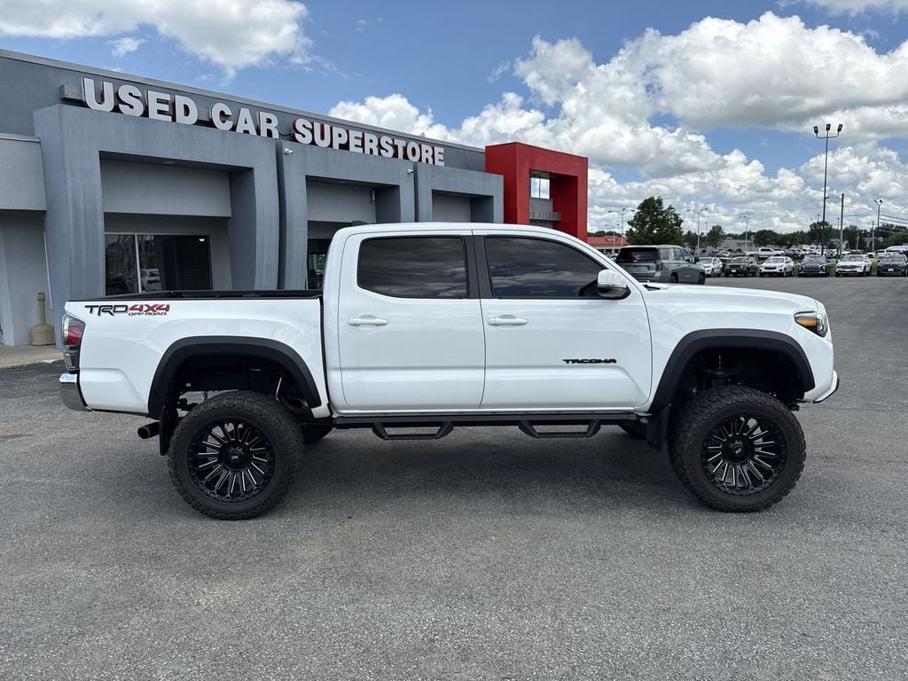 Pre-Owned 2022 Toyota Tacoma TRD Off-Road - photo - 13