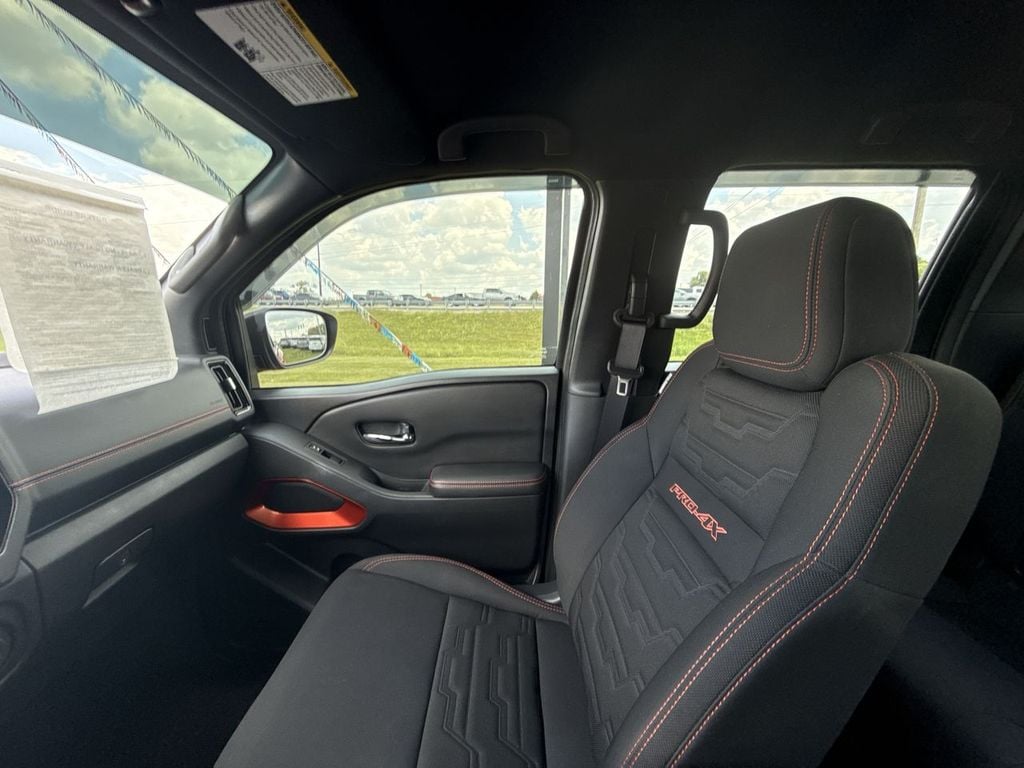 Pre-Owned 2025 Nissan Frontier PRO-4X - photo - 29