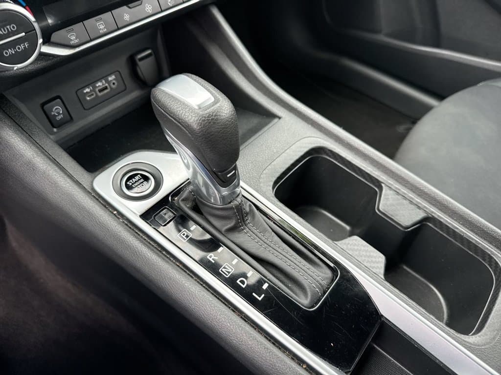 Pre-Owned 2024 Nissan Sentra SV - photo - 25