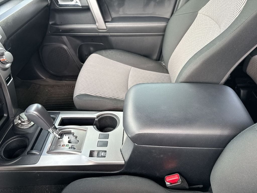 Pre-Owned 2024 Toyota 4Runner SR5 - photo - 25