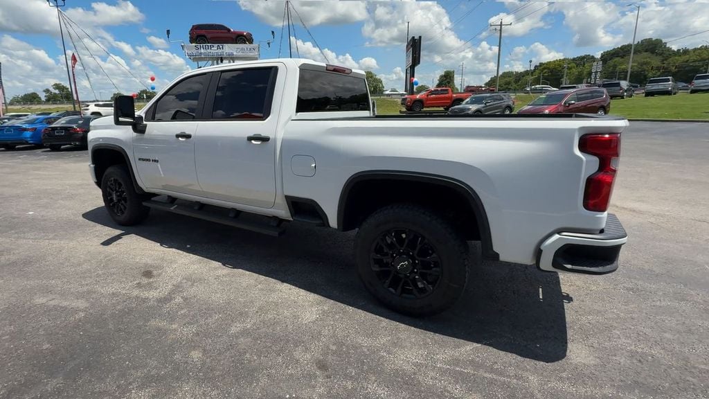 Pre-Owned 2026 Chevrolet Silverado 2500HD Custom - photo - 3