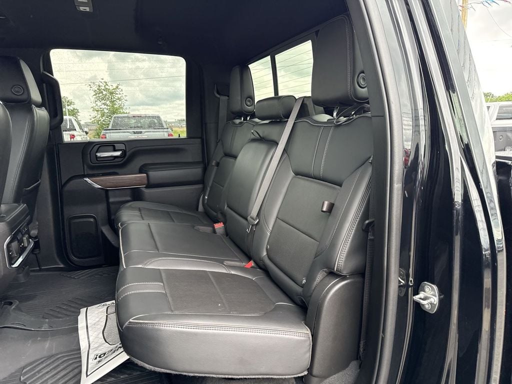 Pre-Owned 2023 Chevrolet Silverado 3500HD High Country - photo - 18