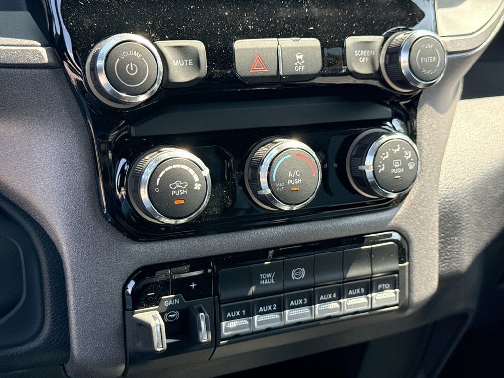New 2026 Ram 3500 Tradesman - photo - 26