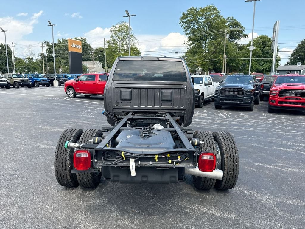 New 2026 Ram 4500HD Tradesman - photo - 16
