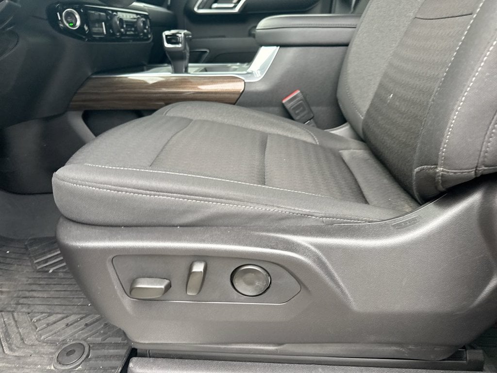 Pre-Owned 2024 Chevrolet Silverado 1500 RST - photo - 21