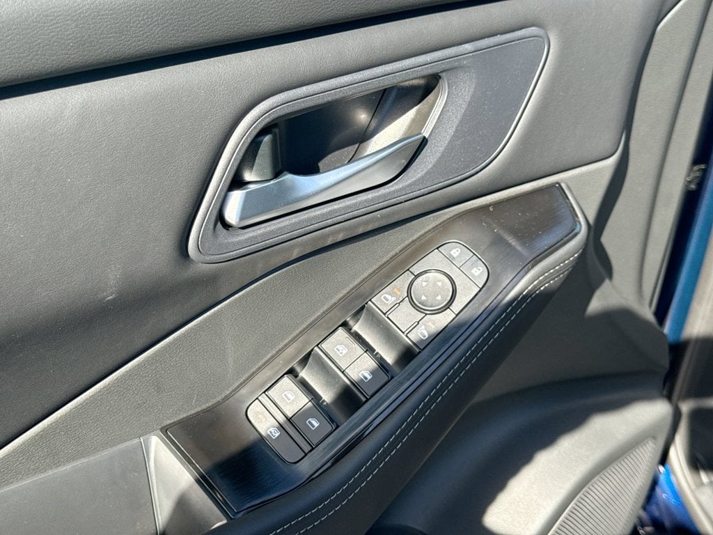 New 2026 Nissan Rogue SV - photo - 20