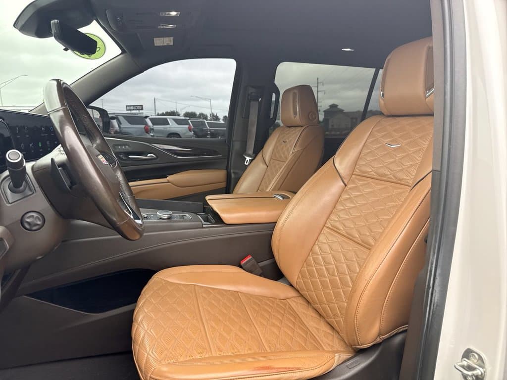 Pre-Owned 2023 Cadillac Escalade ESV Premium - photo - 22