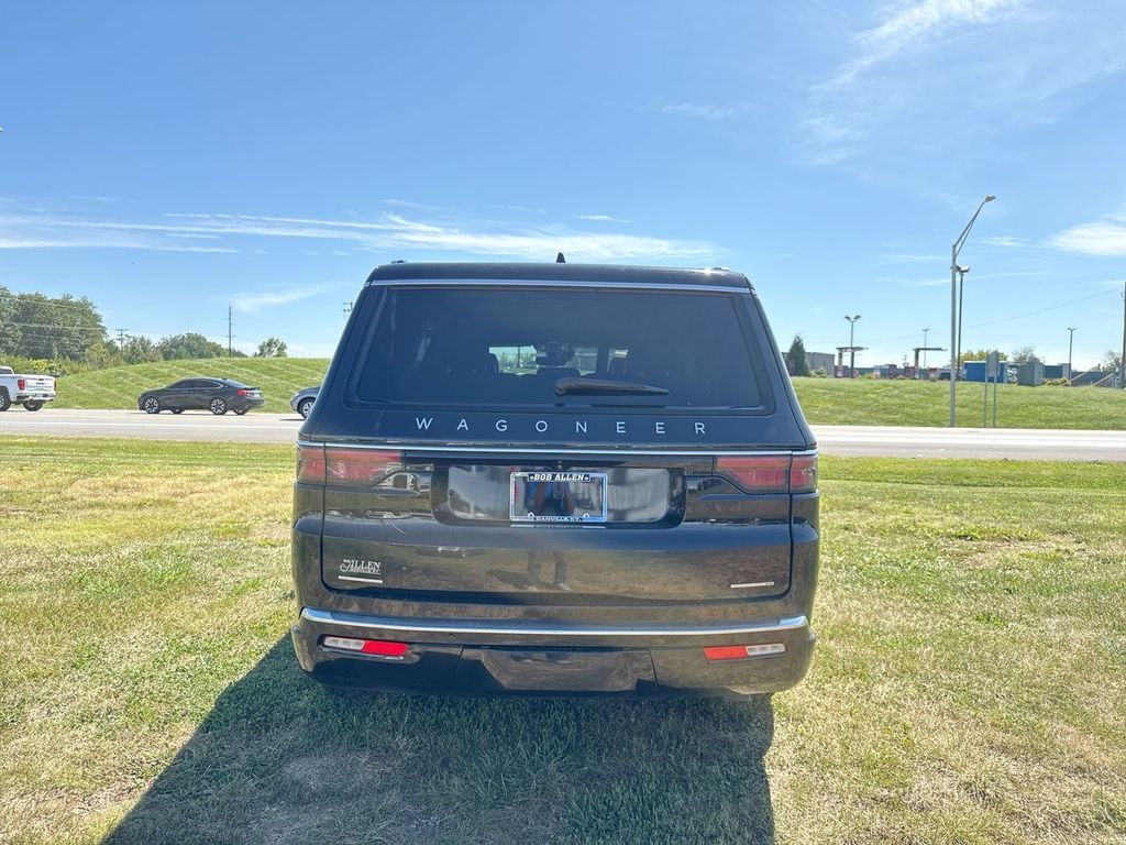 Pre-Owned 2023 Jeep Wagoneer Series III - photo - 18