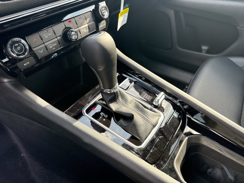 New 2026 Jeep Compass Latitude - photo - 25