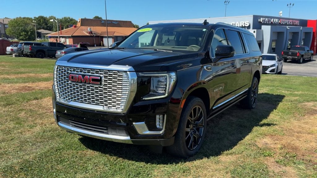 Pre-Owned 2023 GMC Yukon XL Denali - photo - 1