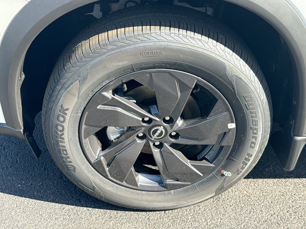 New 2026 Nissan Rogue SV - photo - 9
