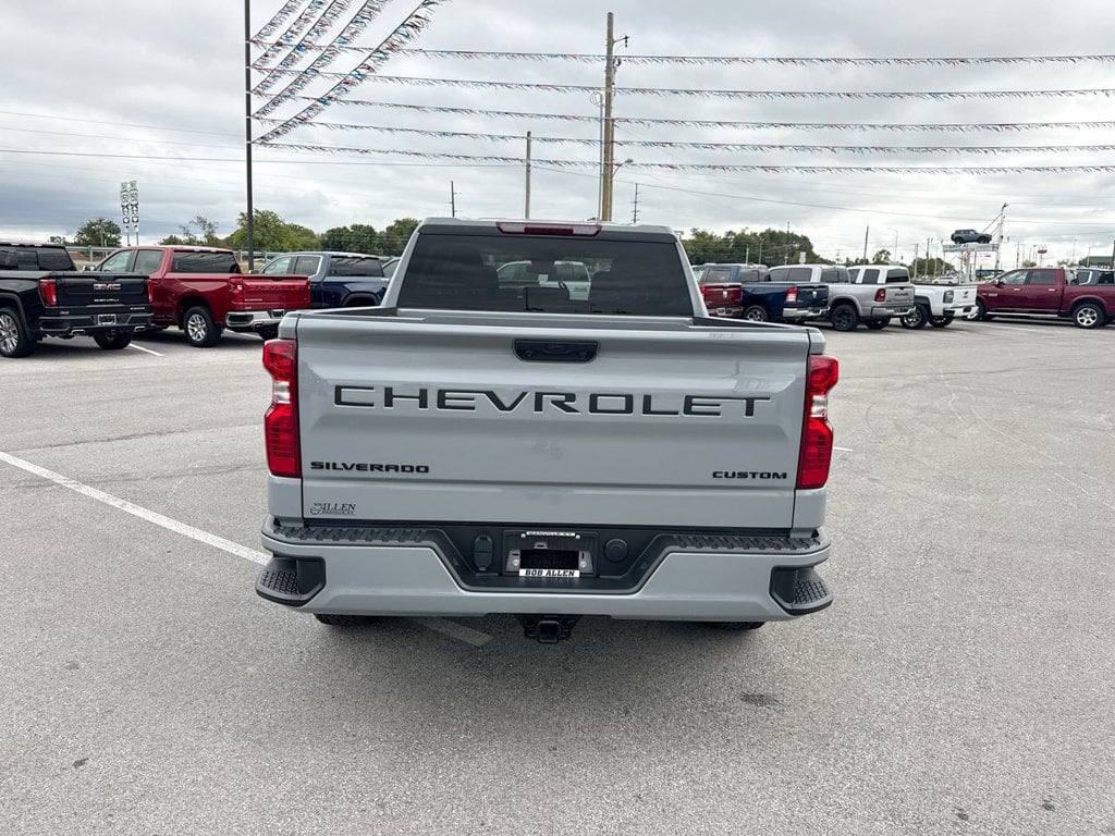 Pre-Owned 2024 Chevrolet Silverado 1500 Custom - photo - 17