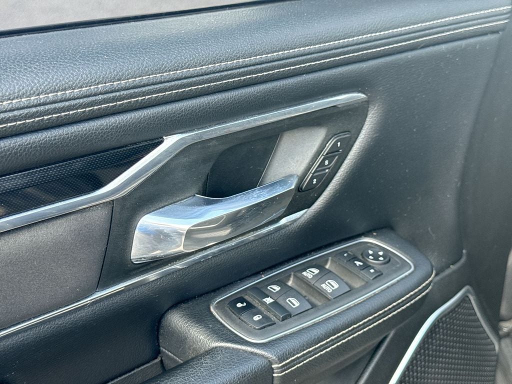 Pre-Owned 2022 Ram 1500 Laramie - photo - 19
