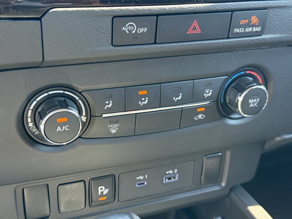 Pre-Owned 2024 Nissan Frontier S - photo - 28