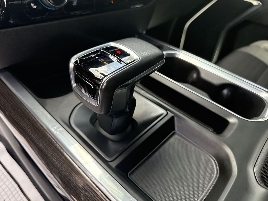 Pre-Owned 2022 Chevrolet Silverado 1500 RST - photo - 25