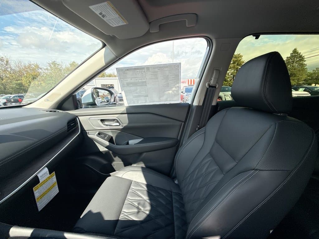 New 2026 Nissan Rogue Platinum - photo - 31