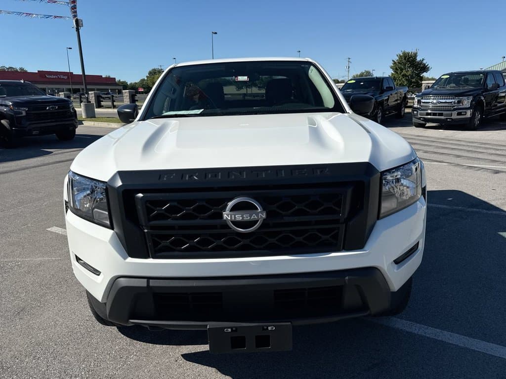 Pre-Owned 2024 Nissan Frontier S - photo - 15