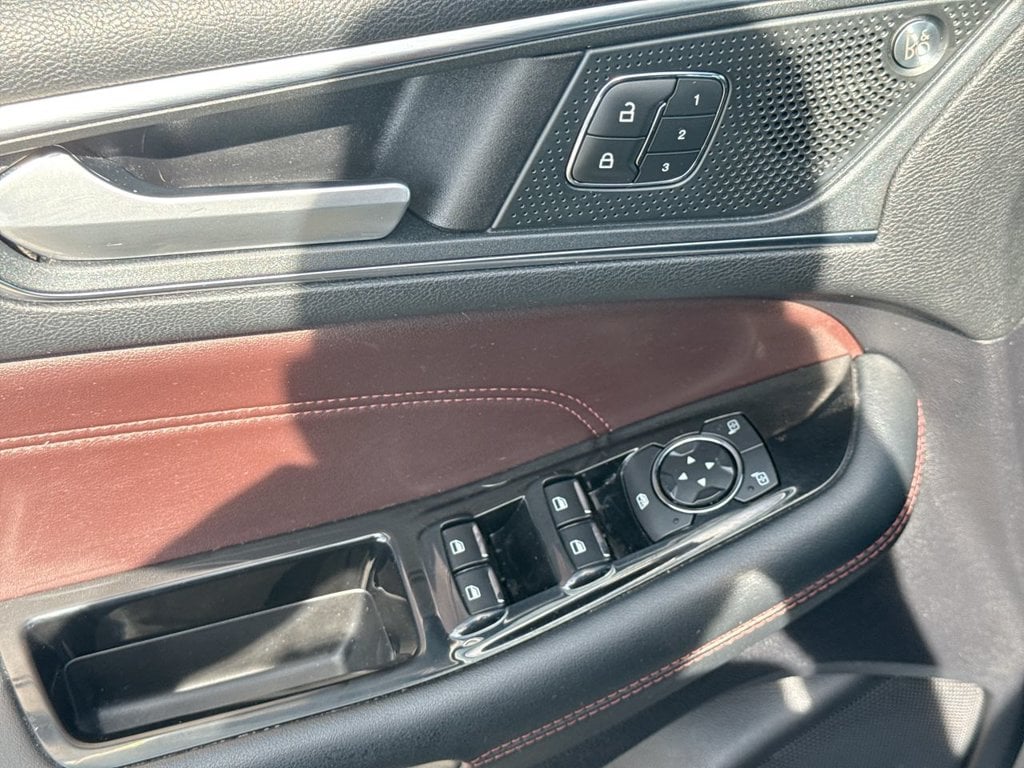 Pre-Owned 2020 Ford Edge Titanium - photo - 12