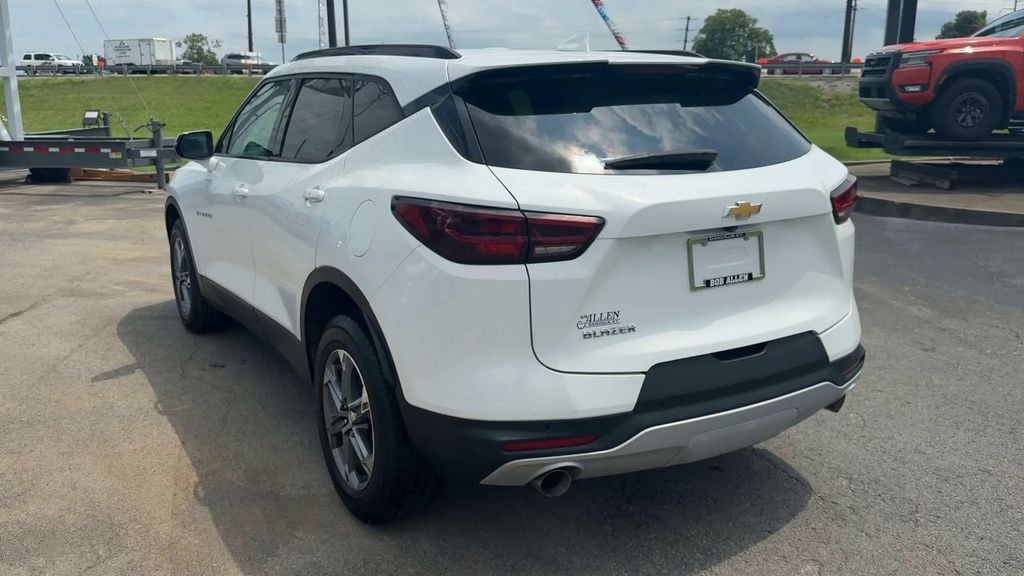 Pre-Owned 2024 Chevrolet Blazer LT - photo - 4