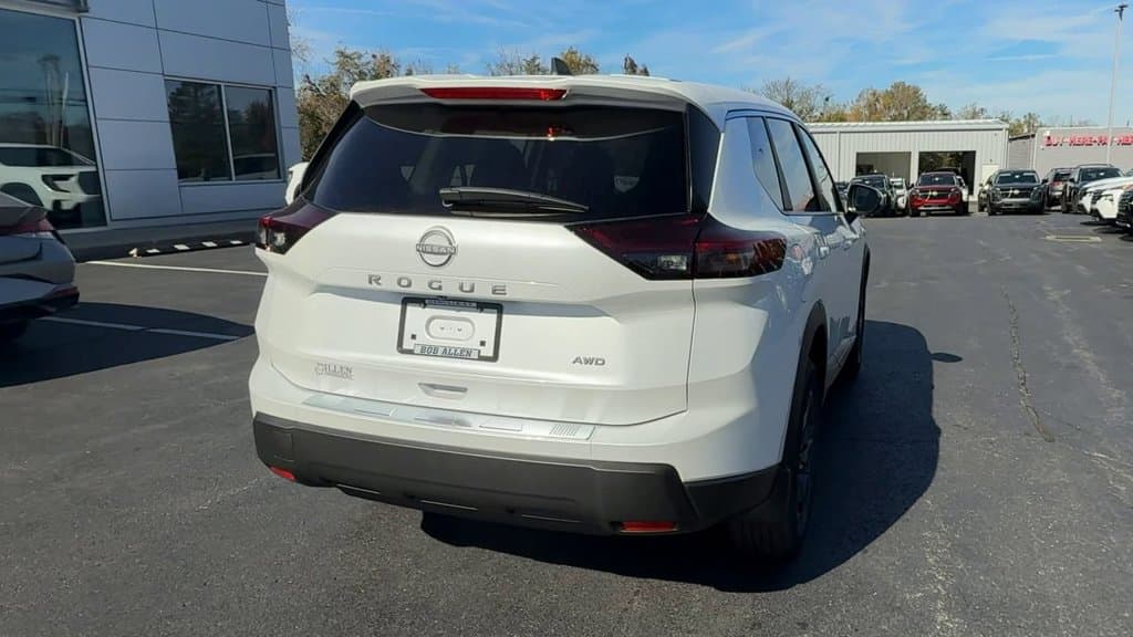 New 2026 Nissan Rogue SV - photo - 5