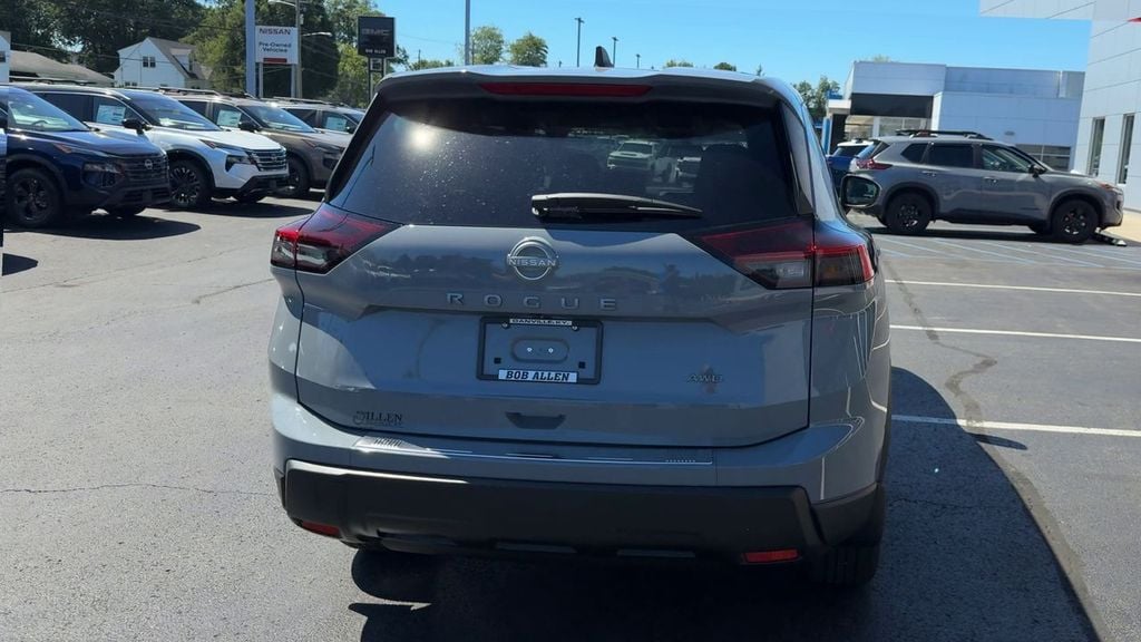 New 2026 Nissan Rogue SV - photo - 5