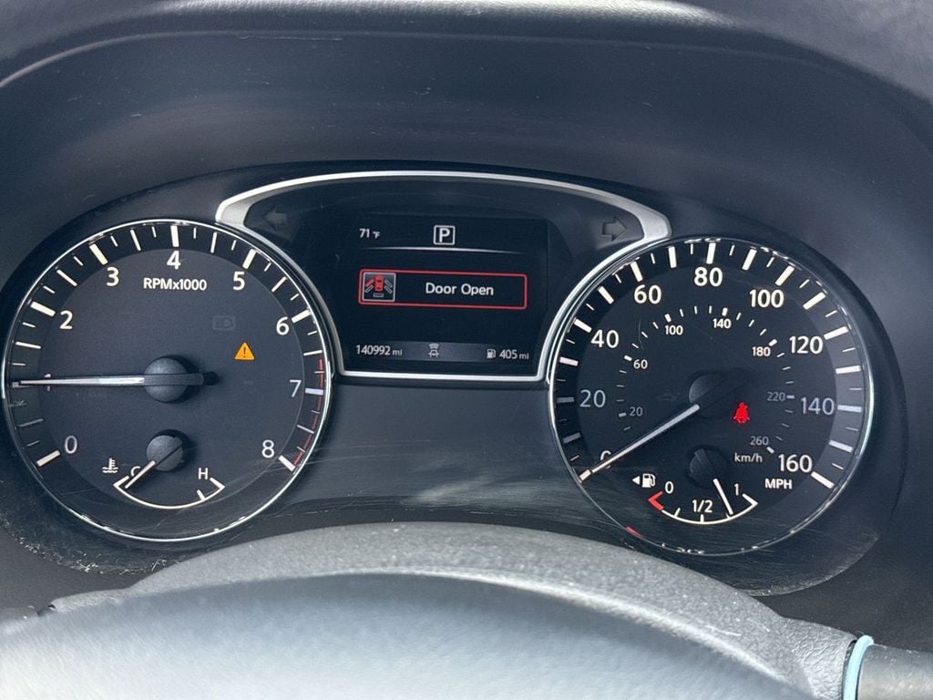 Pre-Owned 2018 Nissan Pathfinder S - photo - 24