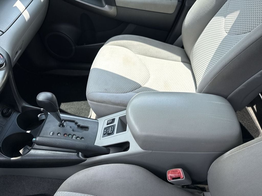 Pre-Owned 2012 Toyota RAV4 Base - photo - 16