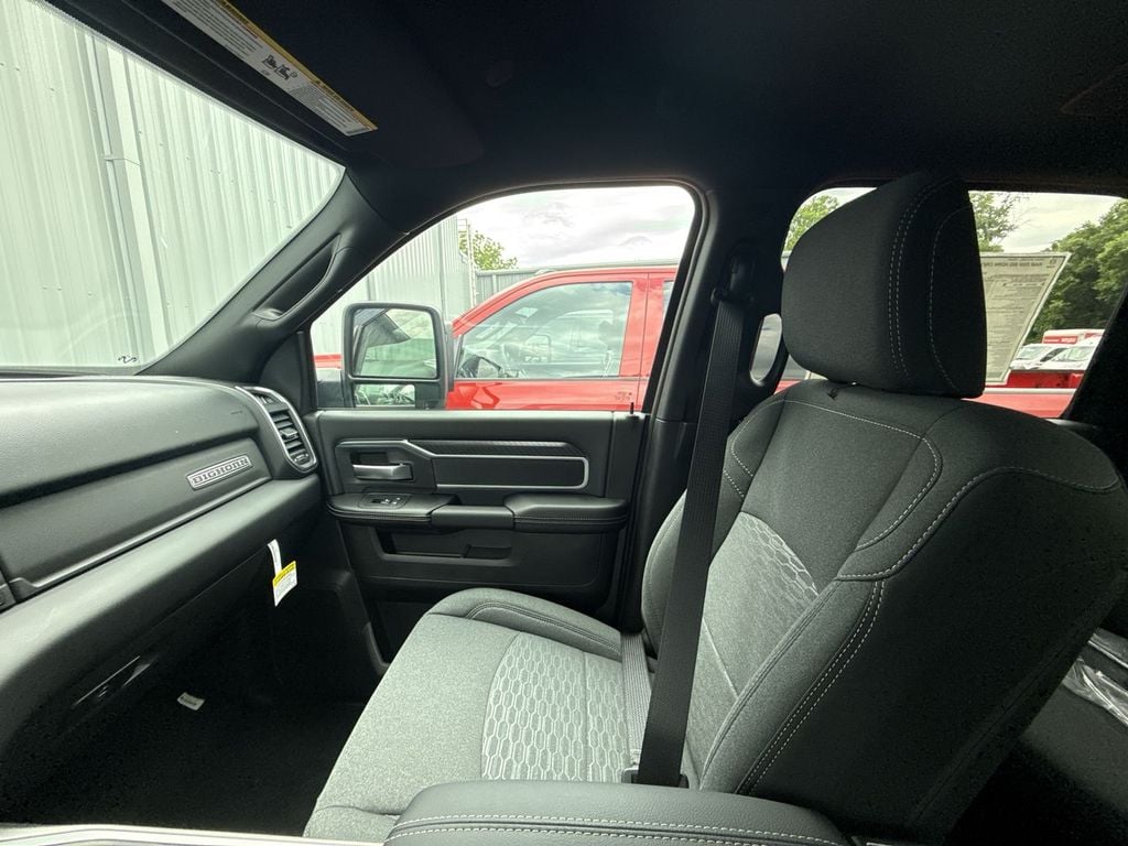 New 2026 Ram 2500 Big Horn - photo - 30