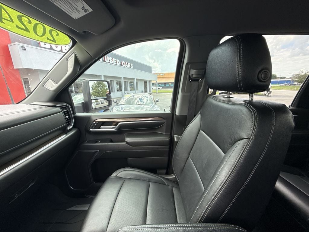 Pre-Owned 2024 Chevrolet Silverado 2500HD LT - photo - 30