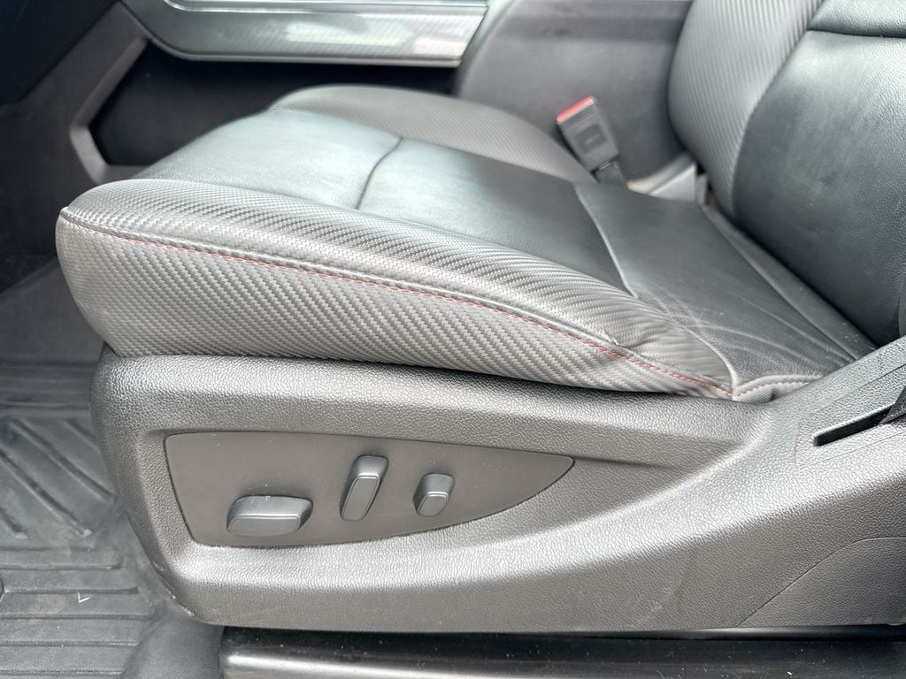 Pre-Owned 2018 GMC Sierra 2500HD SLT - photo - 13
