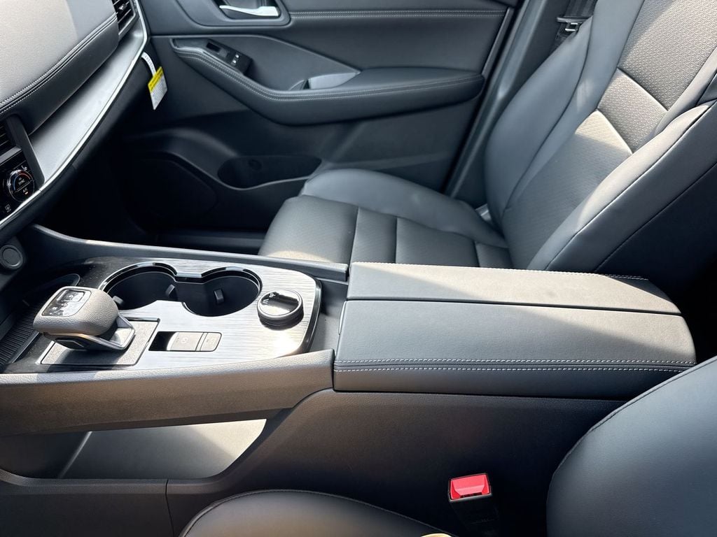 New 2026 Nissan Rogue Dark Armor - photo - 25