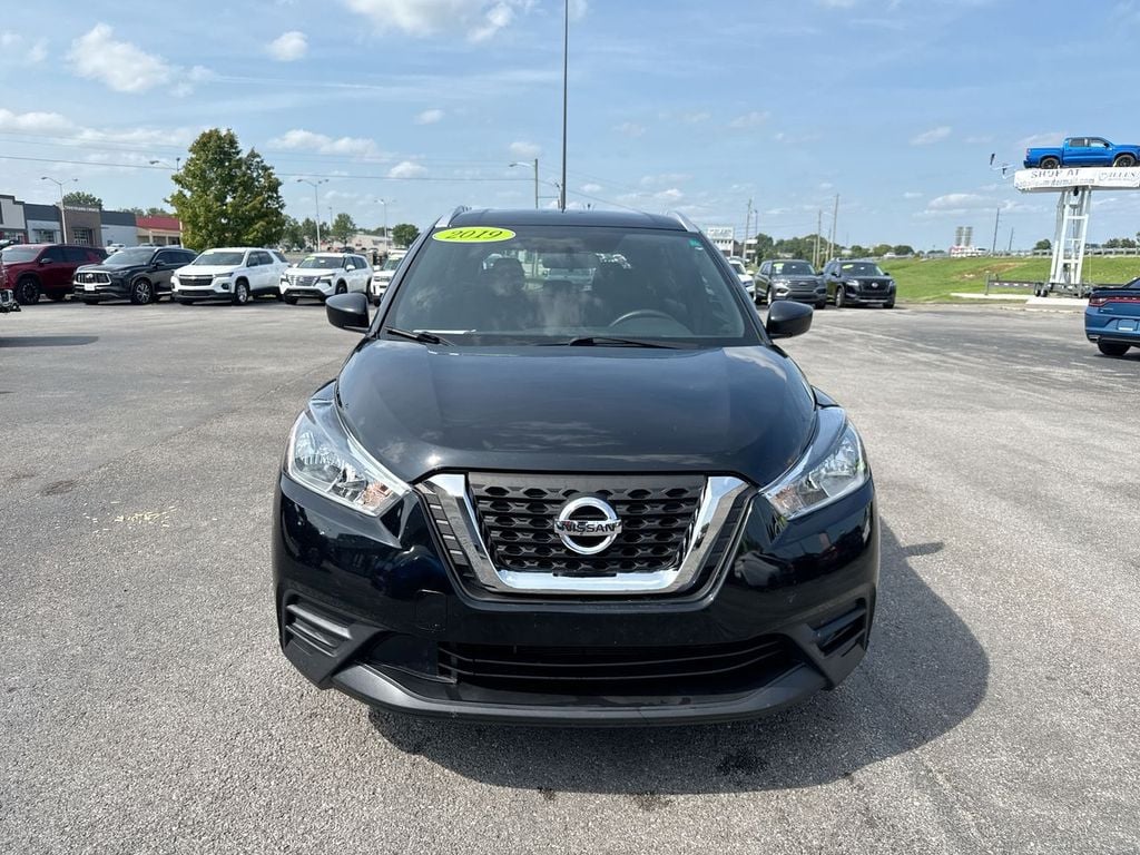 Pre-Owned 2019 Nissan Kicks S - photo - 7