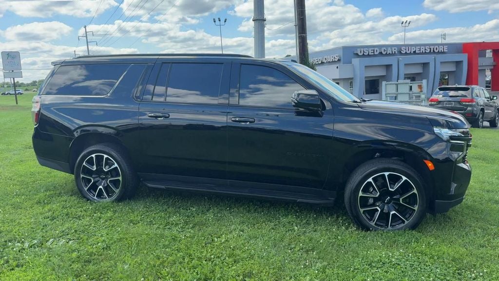 Pre-Owned 2024 Chevrolet Suburban RST - photo - 7